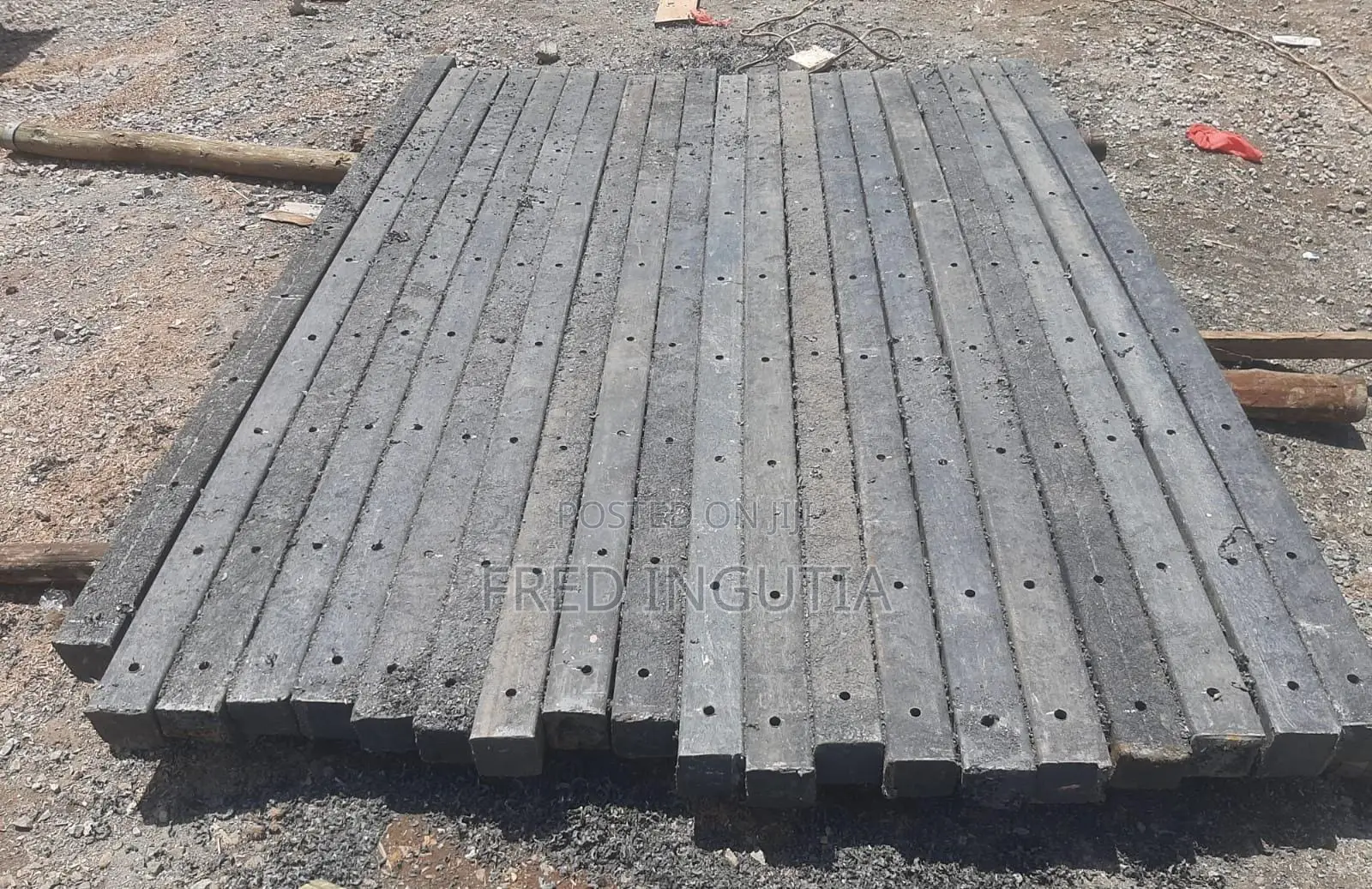 Chain-Link and Barbed Wire Plastic Poles Fencing
