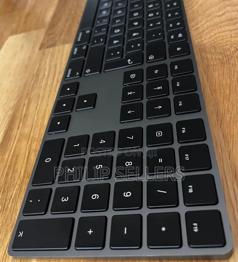 Apple Magic Keyboard With Number Pad (Black)