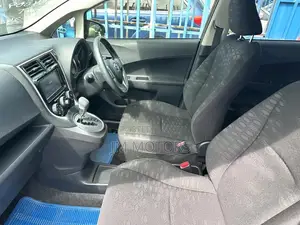 Toyota Ractis 2016 Brown