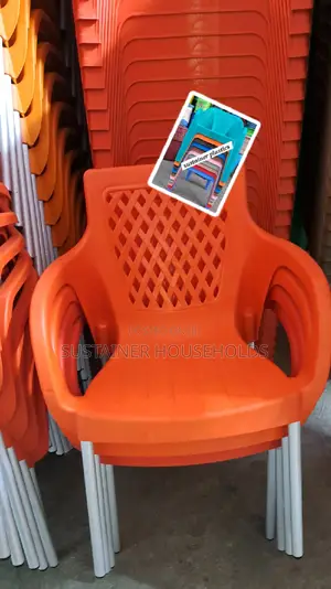 Nice Plastic Chairs With Armrest