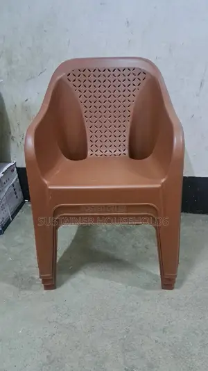 Nice Plastic Chairs in Brown