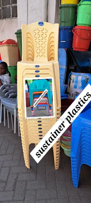 Cream Armless Kenpoly Plastic Chairs