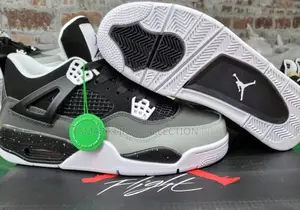 Air Jordan 4 Retro
