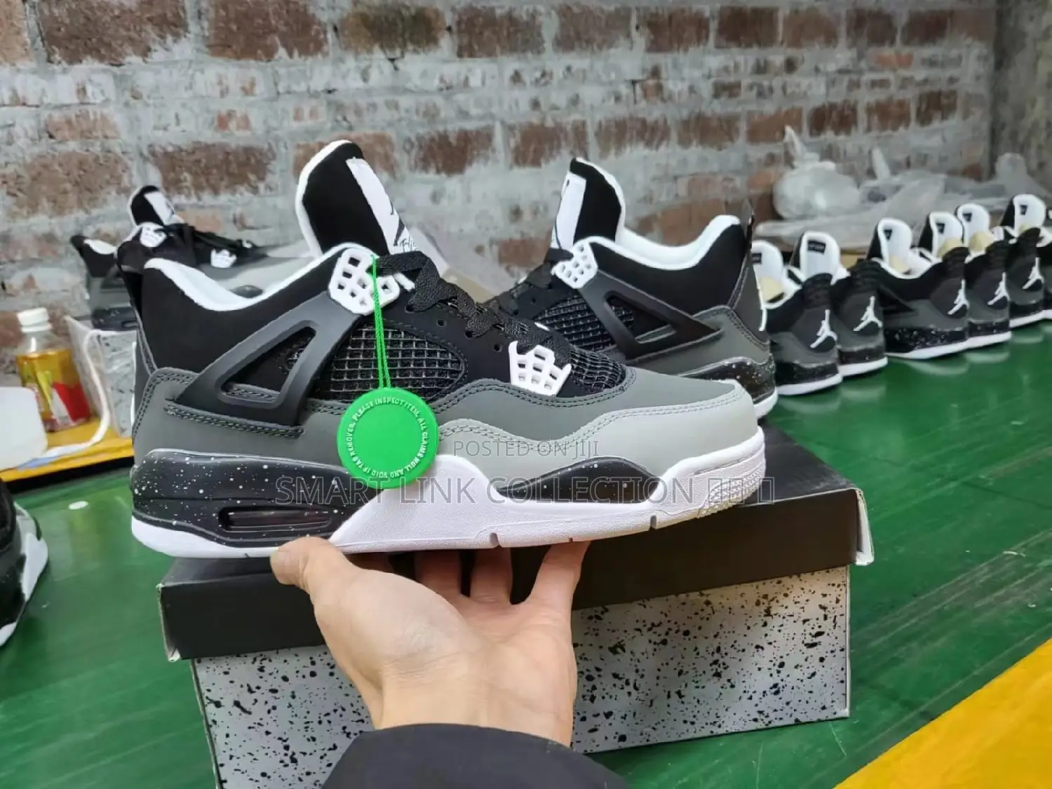 Air Jordan 4 Retro