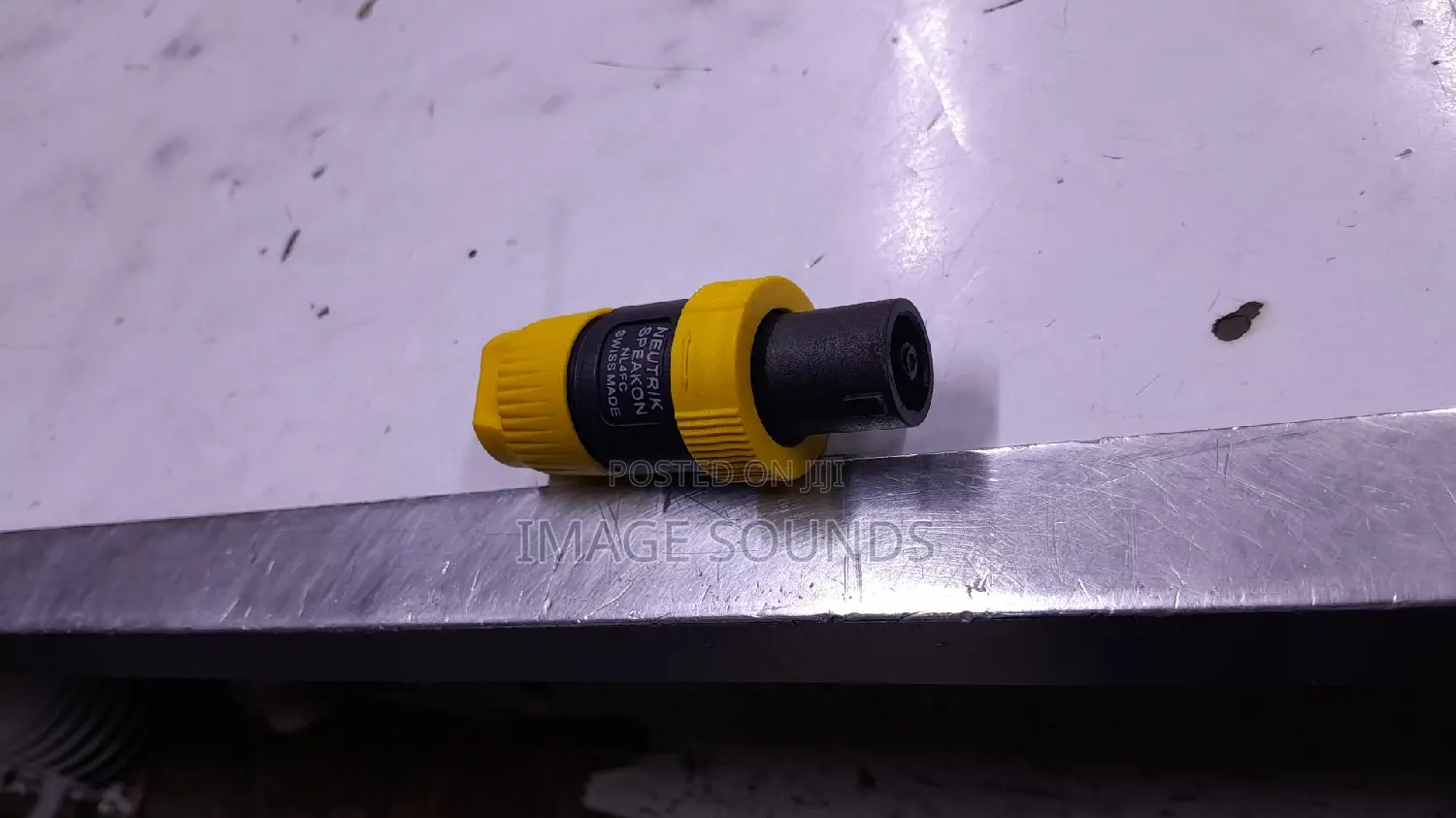 Speakon Plastic
