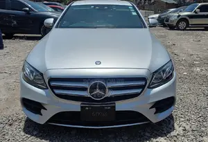 Mercedes-Benz E200 2016 Silver