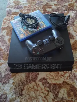 Play Station 4, Standard, GTA v Used