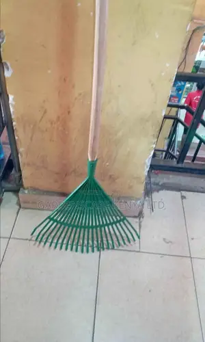 Leaf Rakes For The Garden