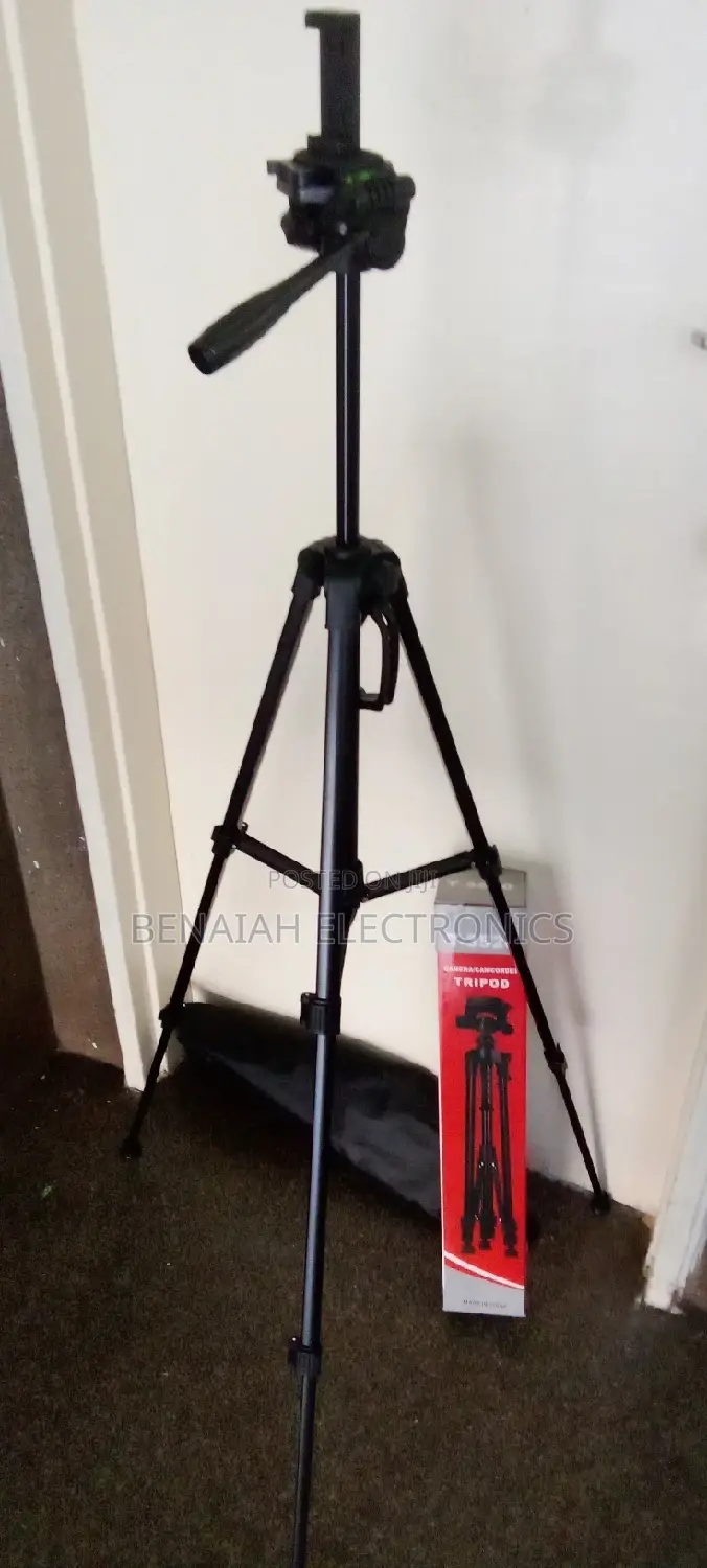 WT-3520 Universal Digital Camera/Smartphone Tripod Stand