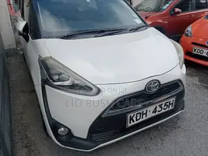 Toyota Sienta 2016 White