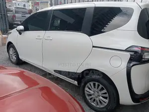 Toyota Sienta 2016 White