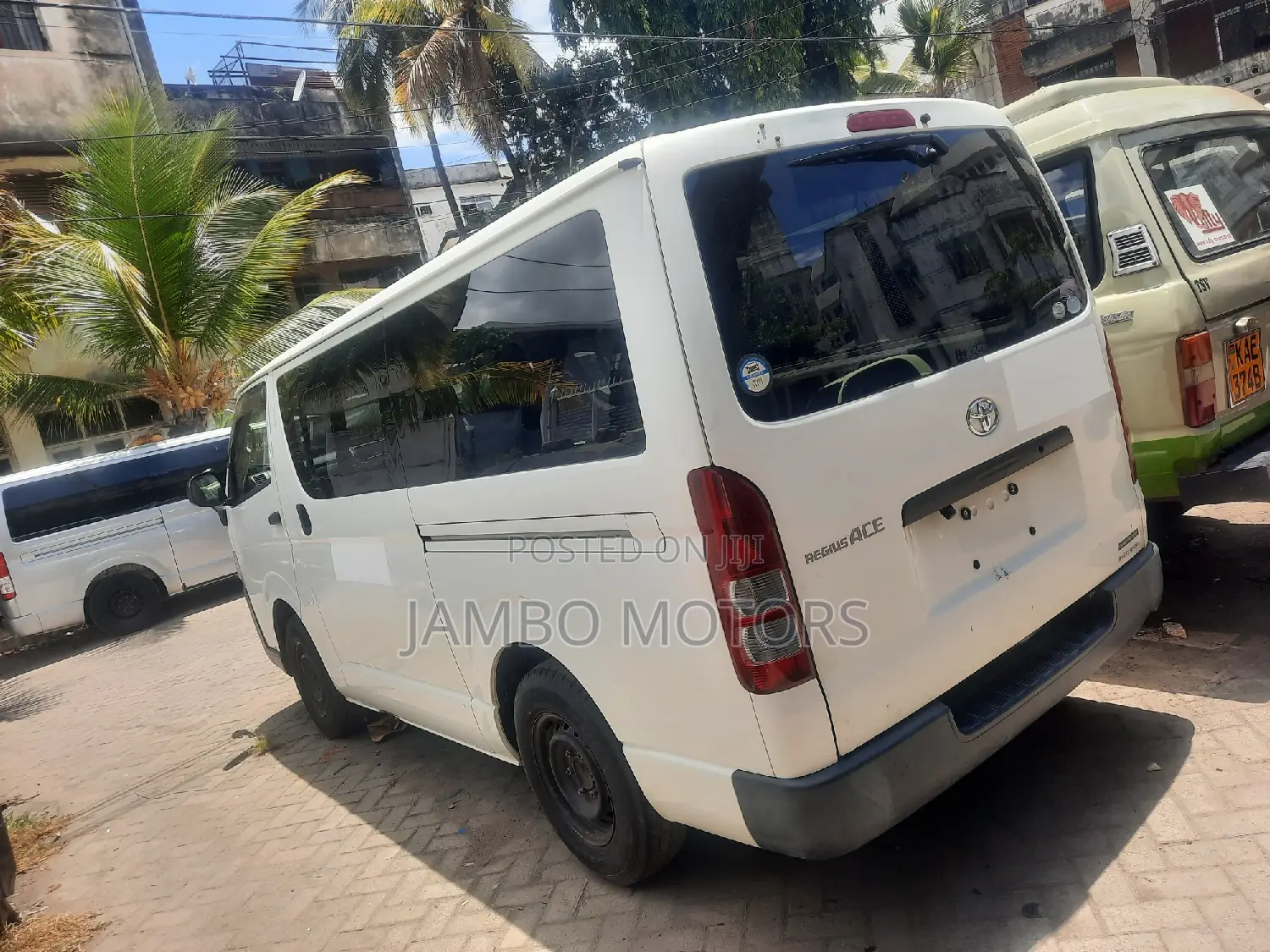 Toyota Regius 2017 White