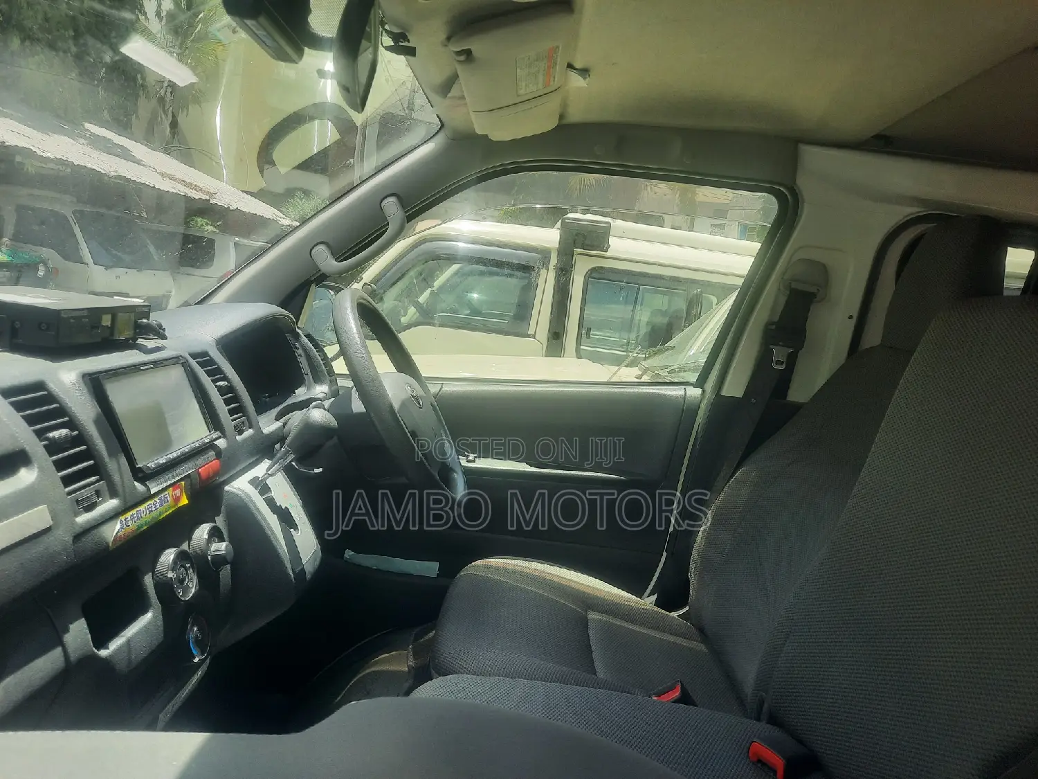 Toyota Regius 2017 White