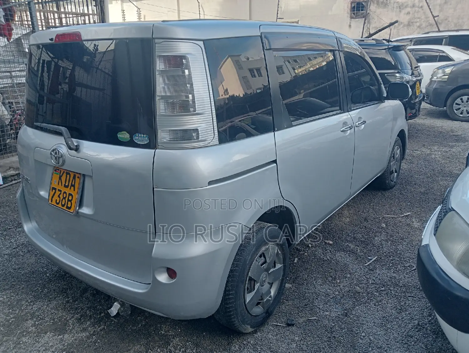 Toyota Sienta 2014 Silver