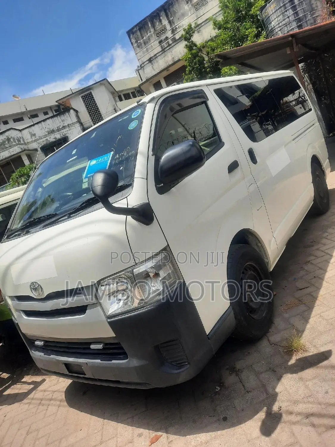 Toyota Regius 2017 White