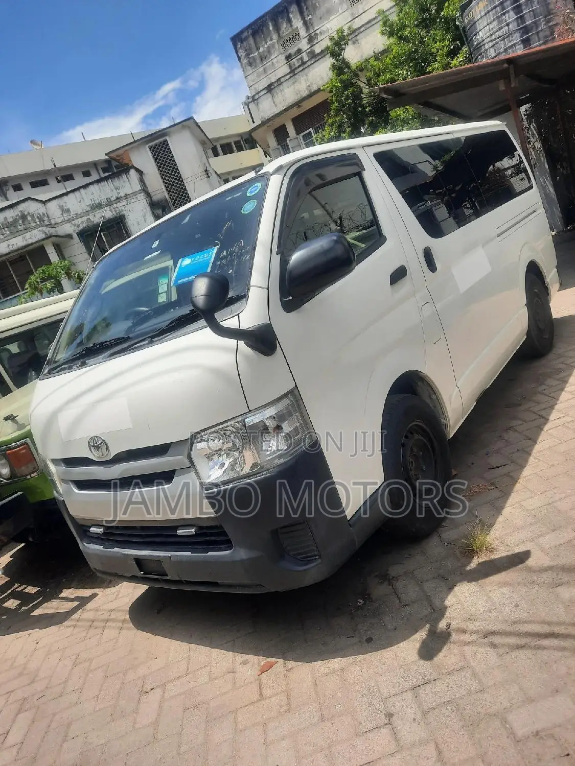 Toyota Regius 2017 White