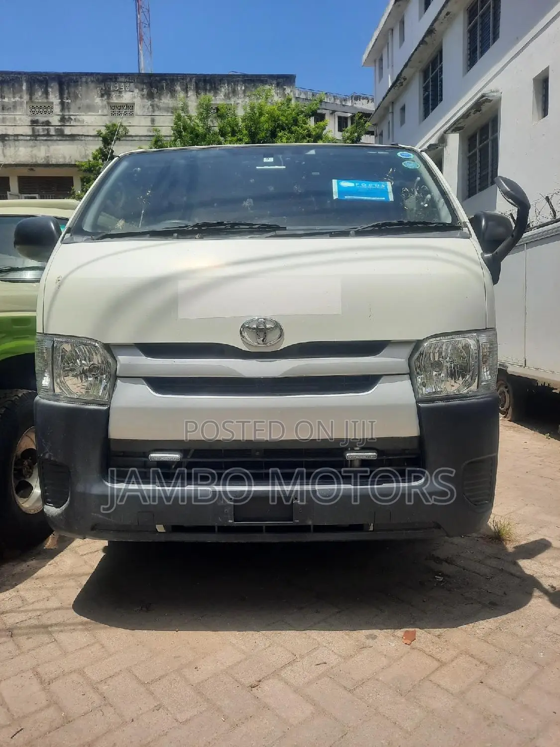 Toyota Regius 2017 White