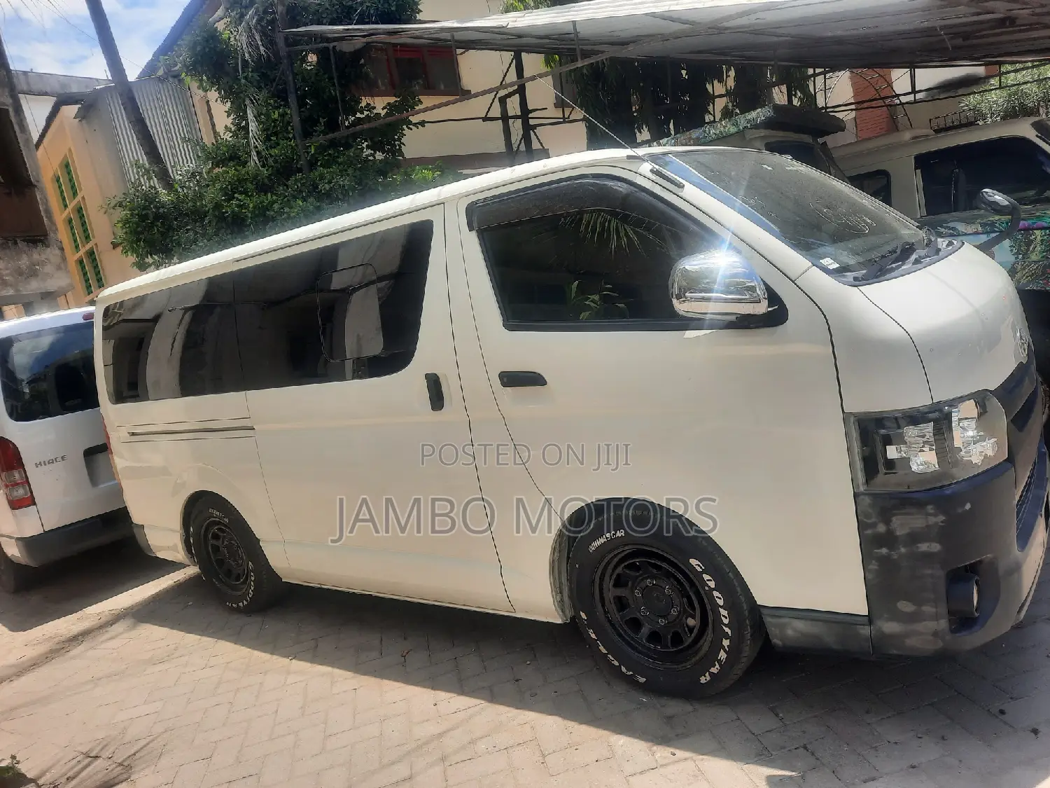 Toyota HiAce 2017 White