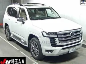 New Toyota Land Cruiser 2023 Pearl