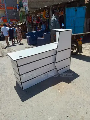 Morden Reception Desk 1.6 MTRS