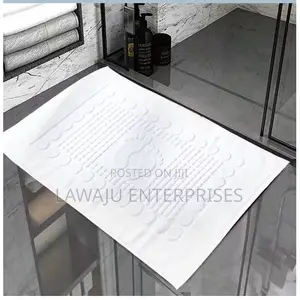 White Anti Skid Bathroom Mat