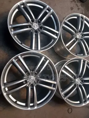 Size 19 Inches Nissan Fuga, Sylphy Alloy Rims Set .