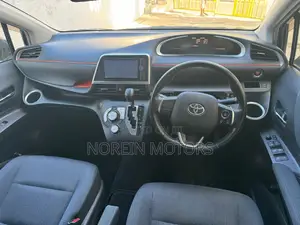 Toyota Sienta 2016 Black