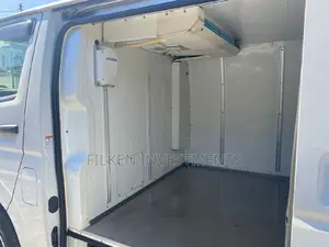Toyota HiAce 2017 White