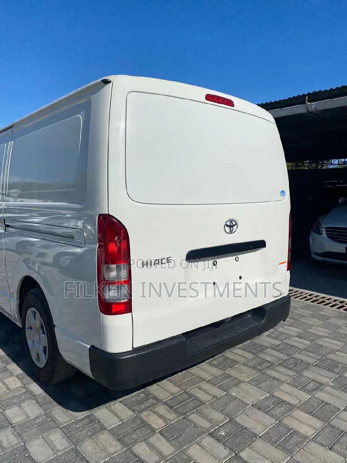 Toyota HiAce 2017 White