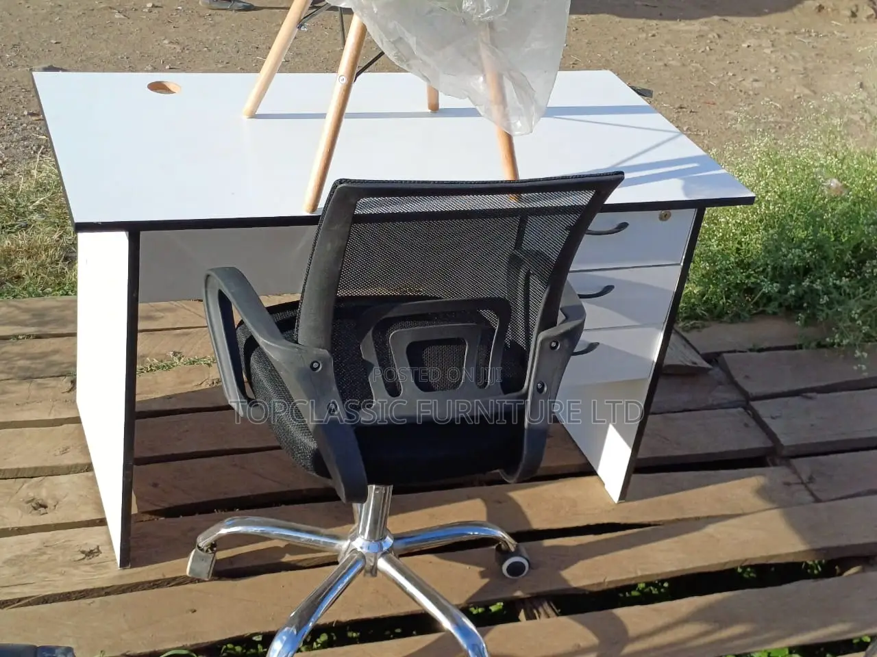 Office Chair/Desk