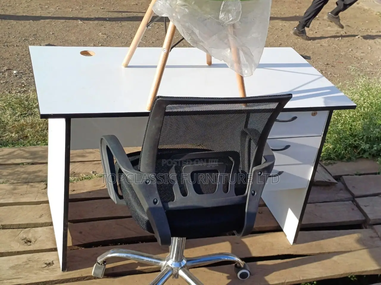 Office Chair/Desk