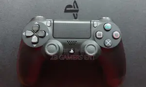 Play Station 4 Pro, 2 Pads