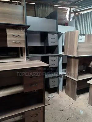 QUALITY OFFICE DESKS Available (Payment on Delivery)