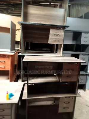 QUALITY OFFICE DESKS Available (Payment on Delivery)