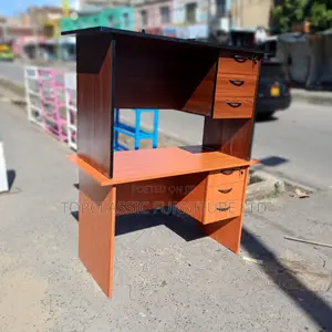 QUALITY OFFICE DESKS Available (Payment on Delivery)
