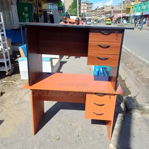 QUALITY OFFICE DESKS Available (Payment on Delivery)