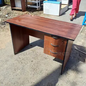 QUALITY OFFICE DESKS Available (Payment on Delivery)