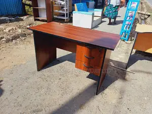 QUALITY OFFICE DESKS Available (Payment on Delivery)
