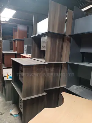 QUALITY OFFICE DESKS Available (Payment on Delivery)