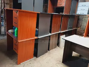QUALITY OFFICE DESKS Available (Payment on Delivery)