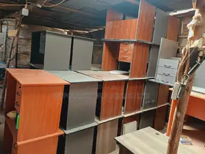 QUALITY OFFICE DESKS Available (Payment on Delivery)