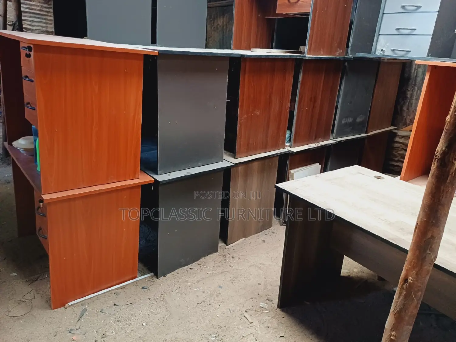 QUALITY OFFICE DESKS Available (Payment on Delivery)