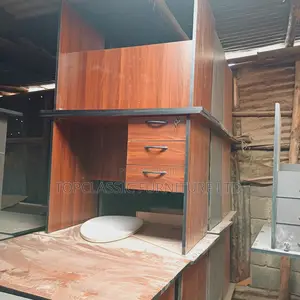 QUALITY OFFICE DESKS Available (Payment on Delivery)