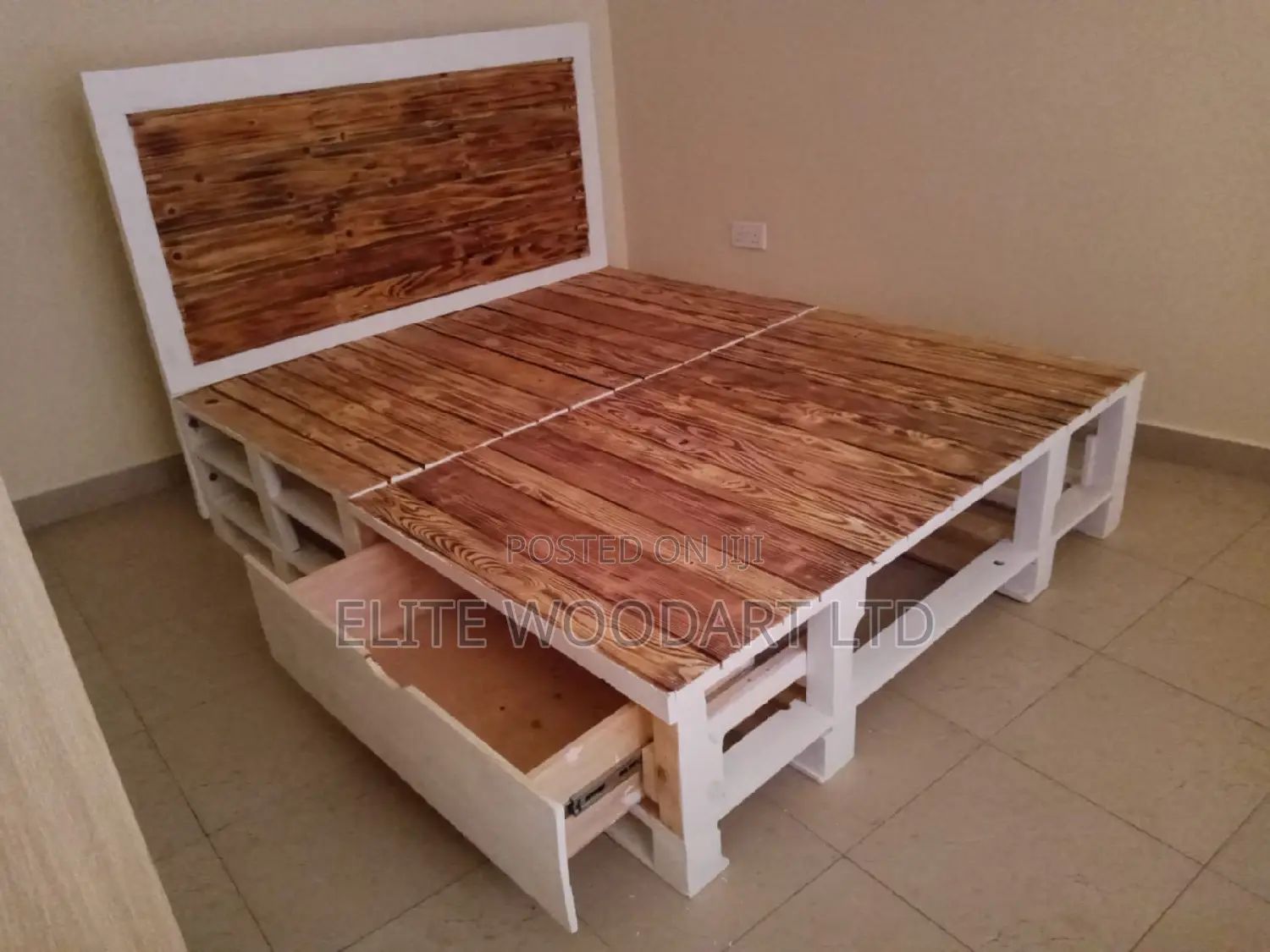 Rustic--White Detachable King Pallet Bed