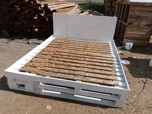 Pallet White 5x6 Bed