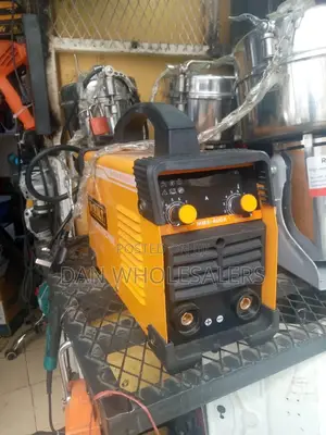 Dewalt 400a Welding Machine With Welding Holders and Cables
