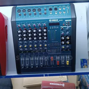 Yamaha MK600 Powered Mixer 6 Channels