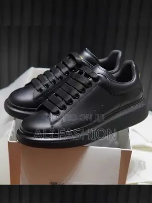 Alexender McQueen Black