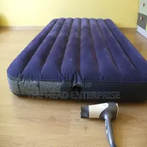 Inflatable Air Mattress With Its Pump Intex 5*6