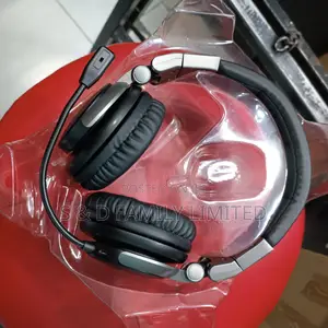 Behringer BB560M Bluetooth Headphones